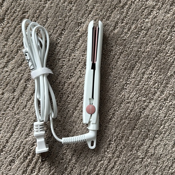 Ceramic Mini Flat Iron 1/2” - Picture 2 of 2